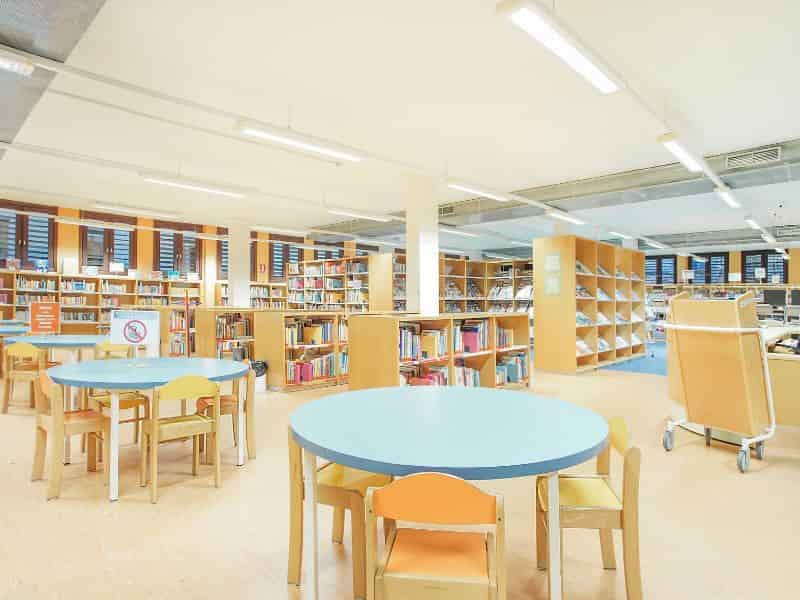 The Public Library of Palma Can Sales inaugurates a bookshelf in the Ukrainian language