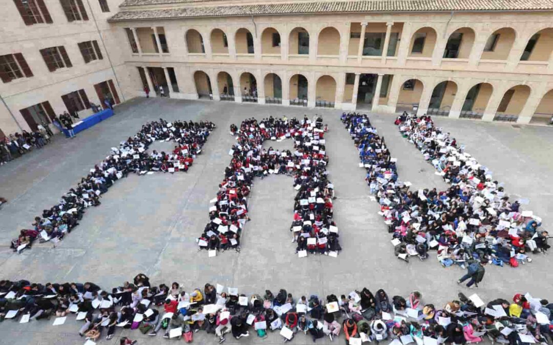 Nearly a thousand children of Mallorca celebrate the School Day of Nonviolence and Peace in La Misericòrdia