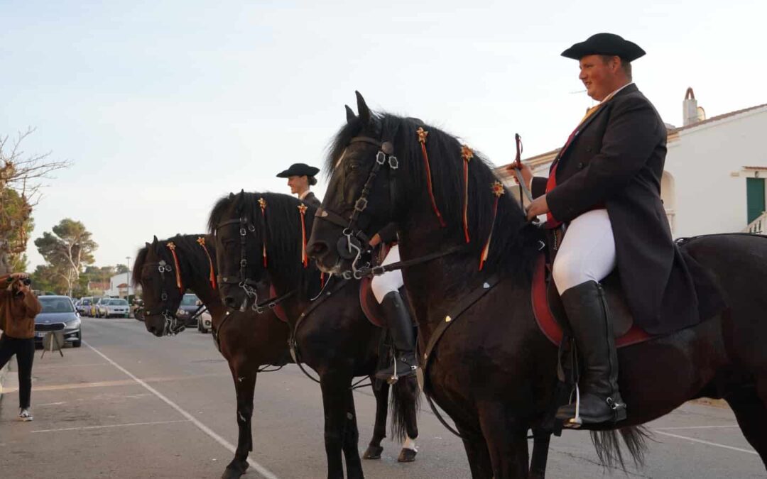 Horses and typical products to welcome IMSERSO tourists, in Menorca