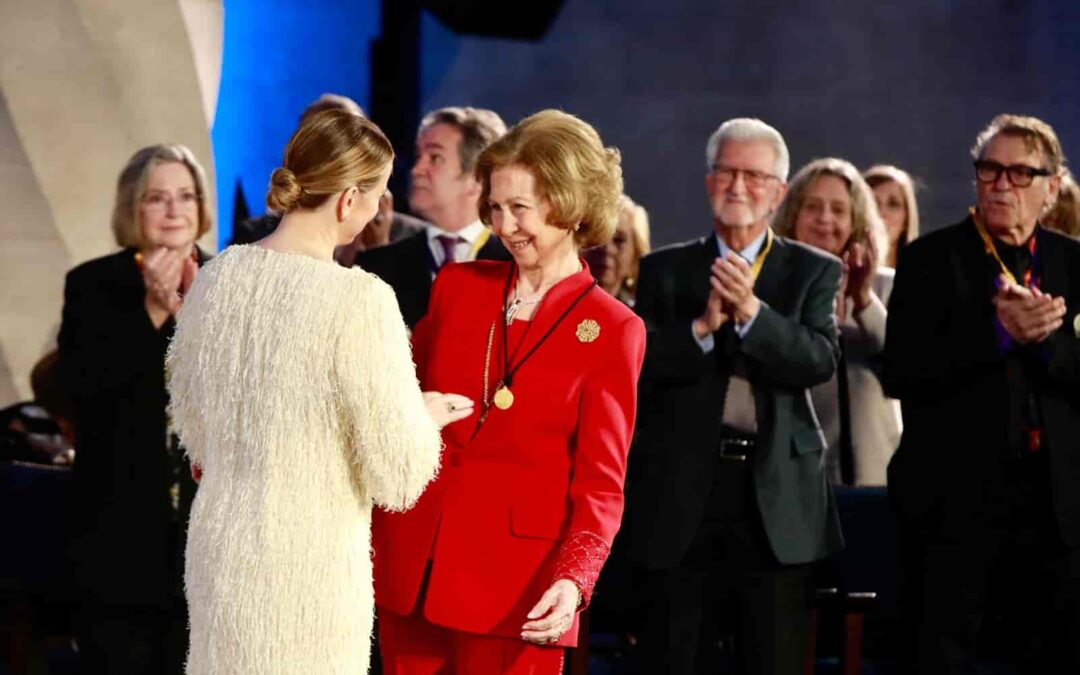 Marga Prohens presents the Ramon Llull Awards and the Gold Medal of the Balearic Islands to Her Majesty Queen Sofía