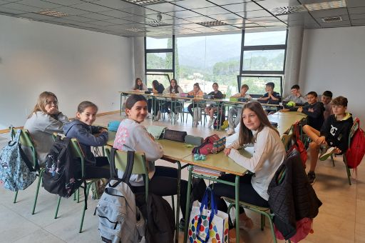 The students of the CEIP Es Putxet de Selva start classes in Es Centre as usual