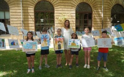 More than 300 students gathered at La Misericòrdia to collect the ‘Dibuixa el teu molí’ (Draw your mill) awards