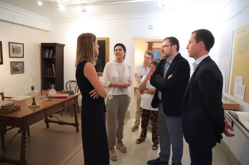 President Galmés visits the Obra Cultural Balear headquarters