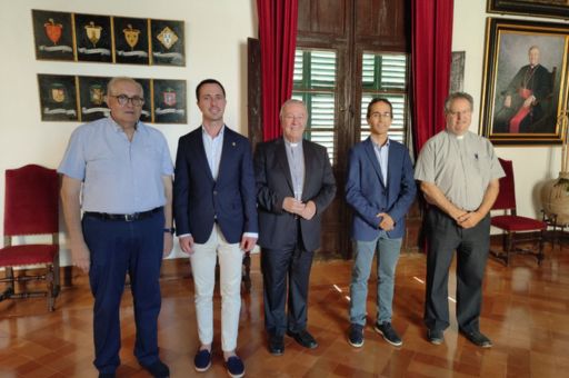 President Galmés has met with the Bishop of Mallorca to seek temporary solutions to the migratory crisis on the island