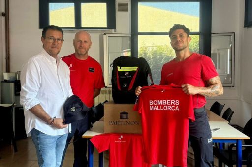 The Bombers de Mallorca set up a new pioneering system of wardrobe replacement