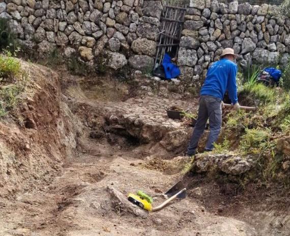 The students of the SOIB Jove Formación y Ocupación “S’Ermita V” project managed by the Consell de Mallorca are trained in dry stone construction.