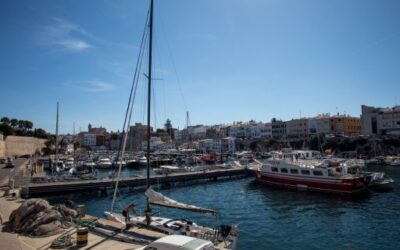 PortsIB starts the contracting process for the cleaning of the ports of Menorca