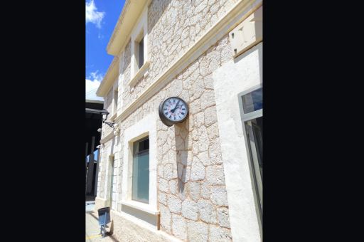 SFM recovers the traditional clocks at Inca train station