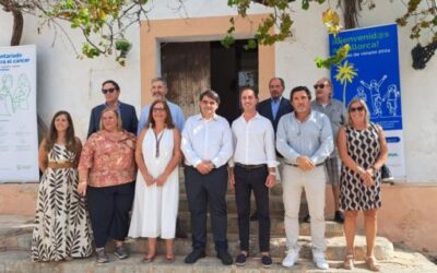 The councillor for Health visits the summer camps that the Spanish Cancer Association of the Balearic Islands organises for the children and siblings of patients