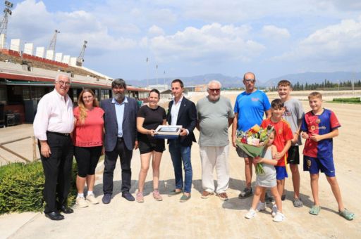 The Consell de Mallorca pays tribute to Antònia Vaquer, runner-up of the world amateur trotting championship