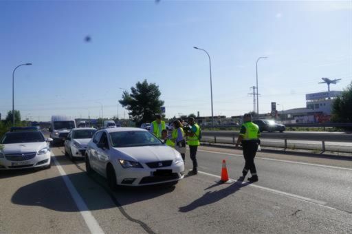 Tráfico vigila esta semana las distracciones al volante