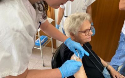 The combined vaccination of the flu and COVID-19 begins in the residences of elderly people of the Consell de Mallorca