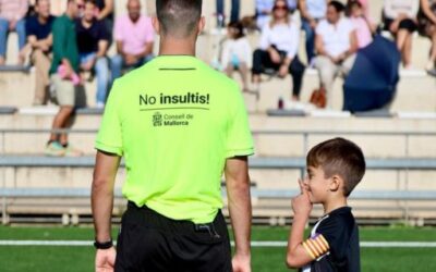 The Consell de Mallorca and the Football Federation attend the premiere of the referee’s uniform with messages of values