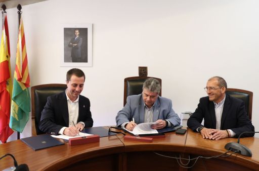 El Consell de Mallorca firma dos convenios con Sa Pobla para ejecutar dos proyectos de turismo por un millón de euros