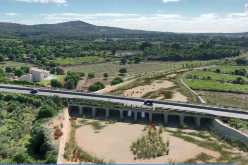 The Consell de Mallorca carries out the geotechnical studies for the construction of the retaining walls of the ses Planes torrent as it passes through Sant Llorenç