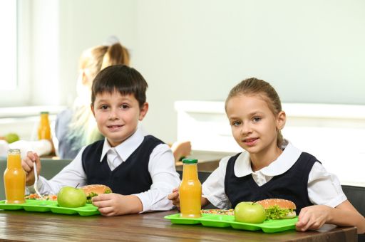 Royal decree on school canteens will ensure daily consumption of fruit and vegetables and ban sugary drinks at mealtimes