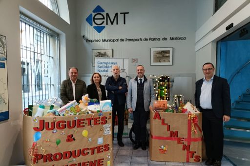 EMT Palma delivers 410 kg of food and more than 150 toys collected in the Christmas solidarity campaign